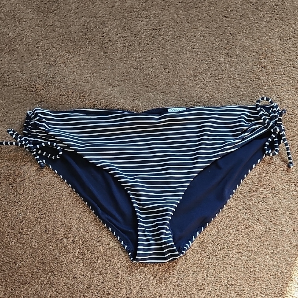 GapBody Navy Stripe Classic Hip Bikini Bottom Women’s Medium